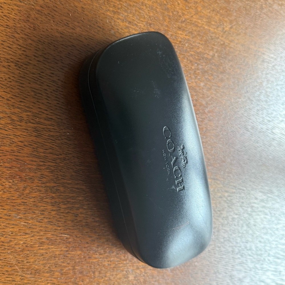 Coach sunglasses clamshell case - image 7